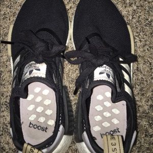 Used Adidas NMDs R2